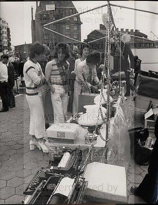Bay City Rollers Genuine Vintage 8x10 inch B&W Photograph Rare Lab Photo No 1